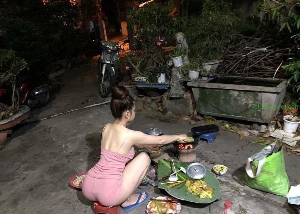 Ảnh Nude Học Sinh Khoe Thân Để Được Lên Lớp